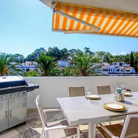 1080 - Golden Jacuzzi Marbella