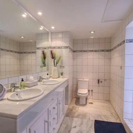 1080 - Golden Jacuzzi Appartement *