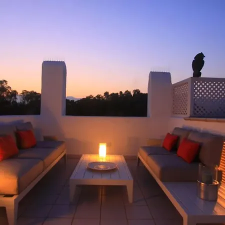 1080 - Golden Jacuzzi