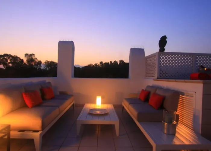 1080 - Golden Jacuzzi