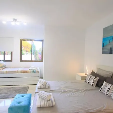1080 - Golden Jacuzzi Marbella