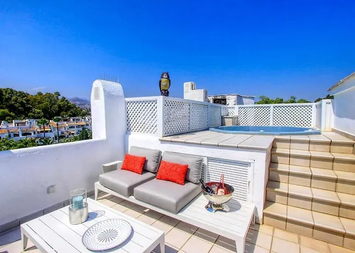 1080 - Golden Jacuzzi * Marbella