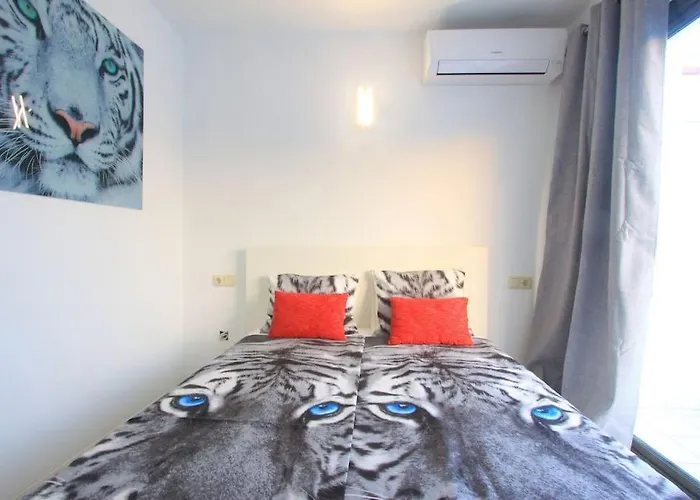 1080 - Golden Jacuzzi Apartamento Marbella